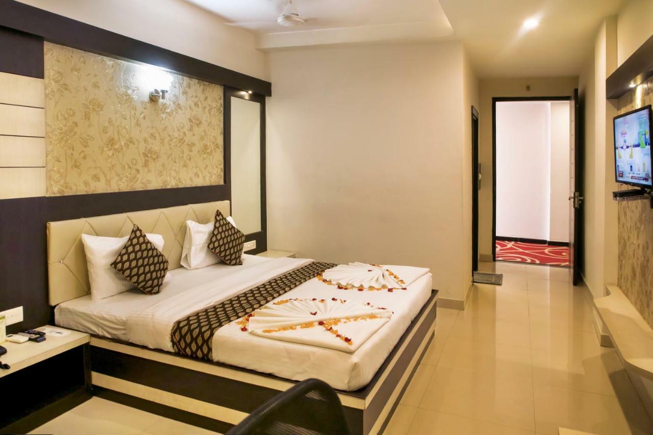 Ganges Grand Hotell Varanasi Eksteriør bilde