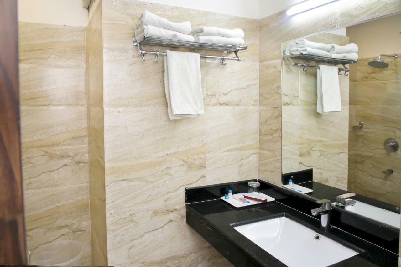 Ganges Grand Hotell Varanasi Eksteriør bilde